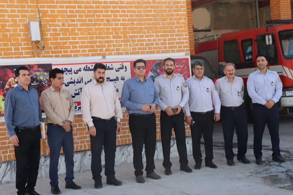 تجلیل از حافظان امنیت و آرامش شهر؛ قدردانی شهردار و اعضای شورای اسلامی شهر قصرشیرین از آتش‌نشانان خد
